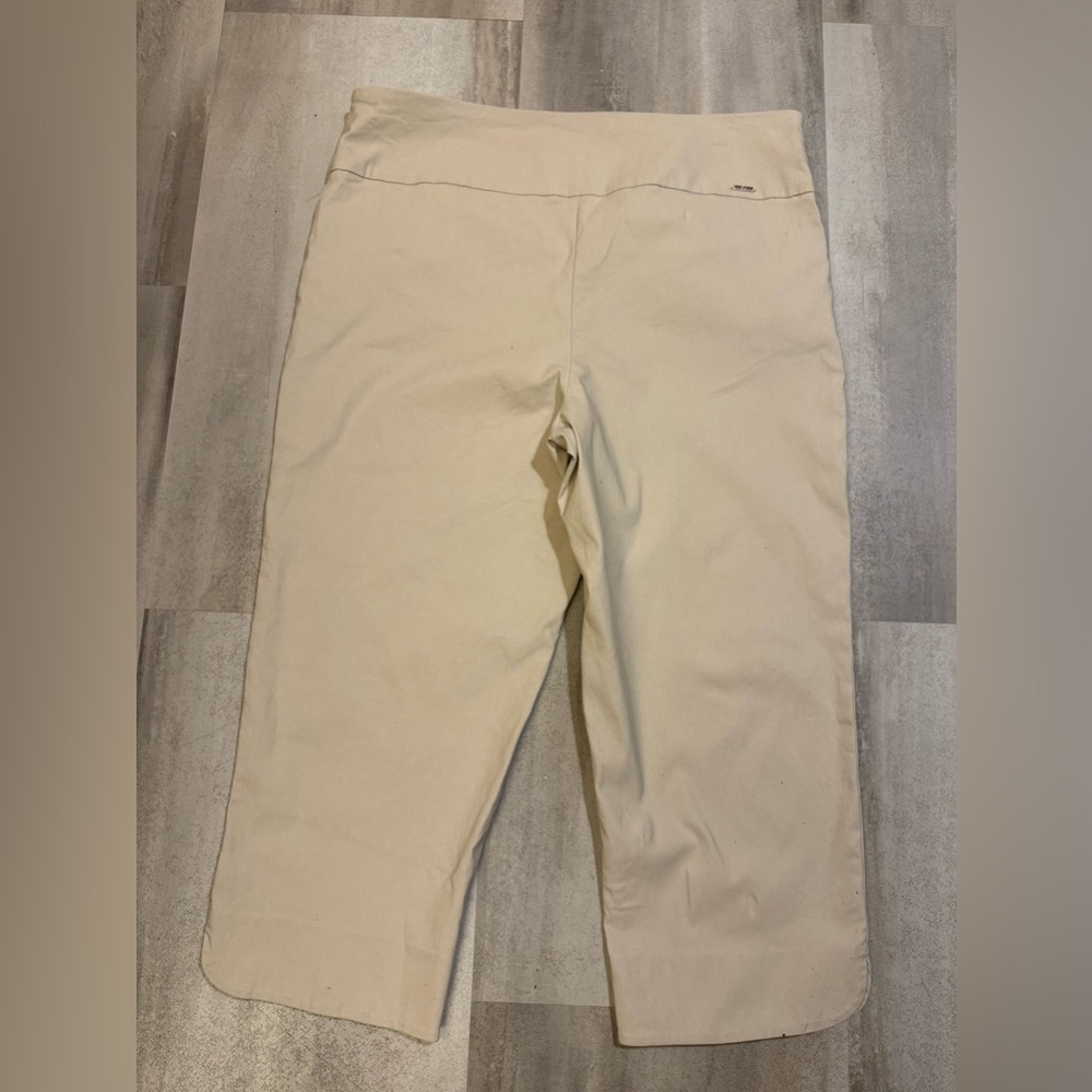 Women's Cream Capris - Picture 3 of 9